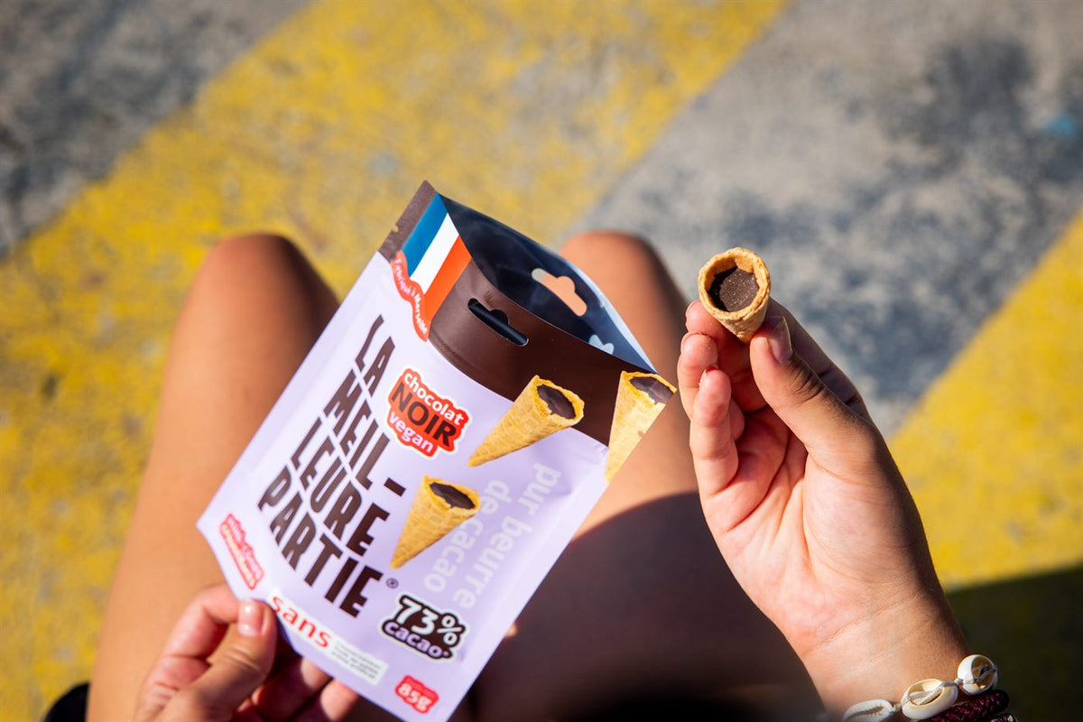 Sachet de mini cônes au chocolat noir au soleil